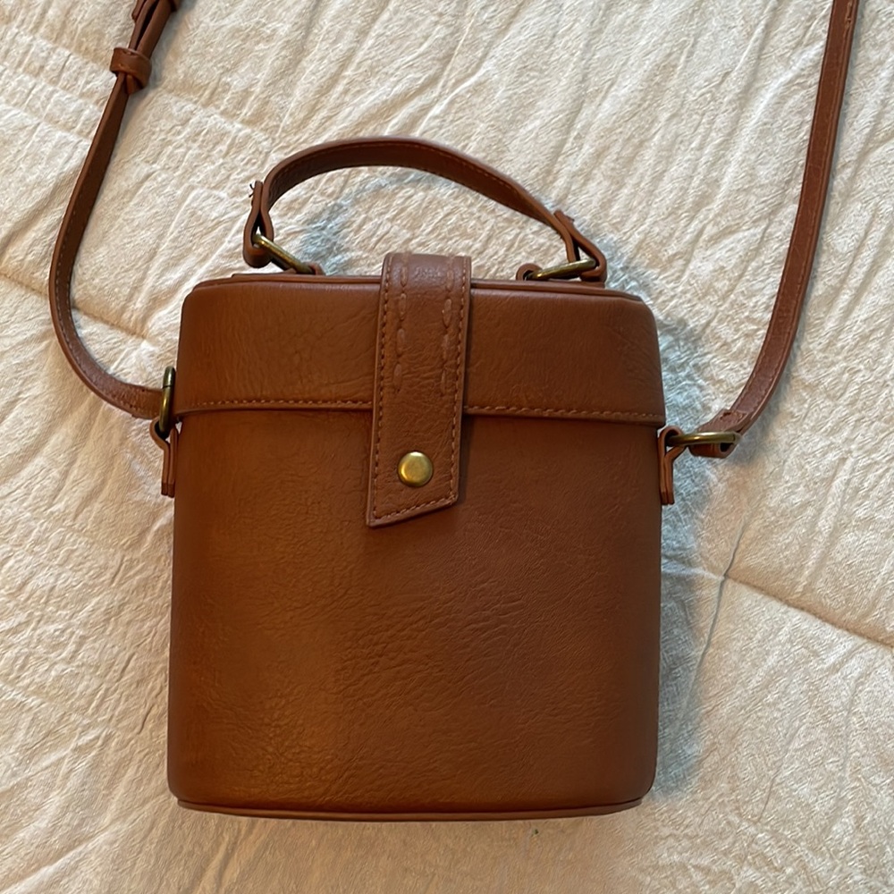 Women’s Universal Thread “Camera Bag” Crossbody P… - image 4